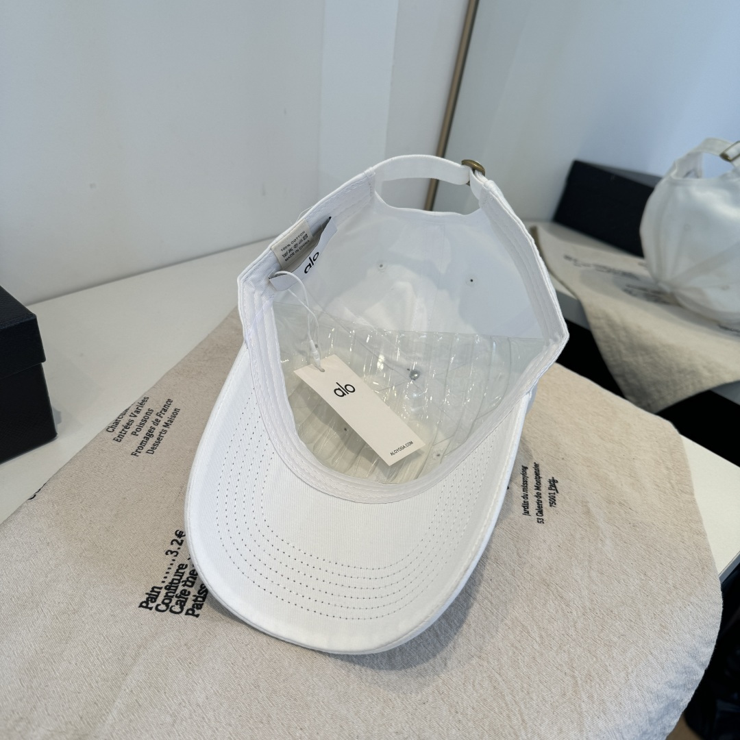 alo 官网新品，棒球帽 原单品质火爆来袭 🔥🎩 工艺非常精美 高档大气上档次！低调奢华，方便携带！跑量