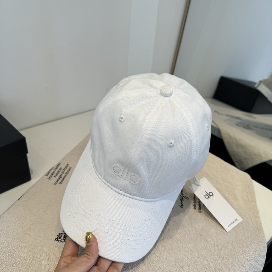 alo 官网新品，棒球帽 原单品质火爆来袭 🔥🎩 工艺非常精美 高档大气上档次！低调奢华，方便携带！跑量