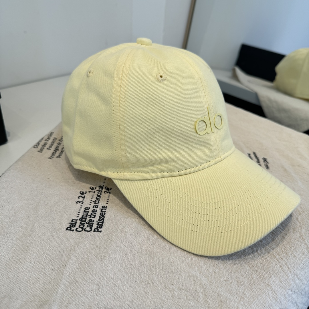 alo 官网新品，棒球帽 原单品质火爆来袭 🔥🎩 工艺非常精美 高档大气上档次！低调奢华，方便携带！跑量