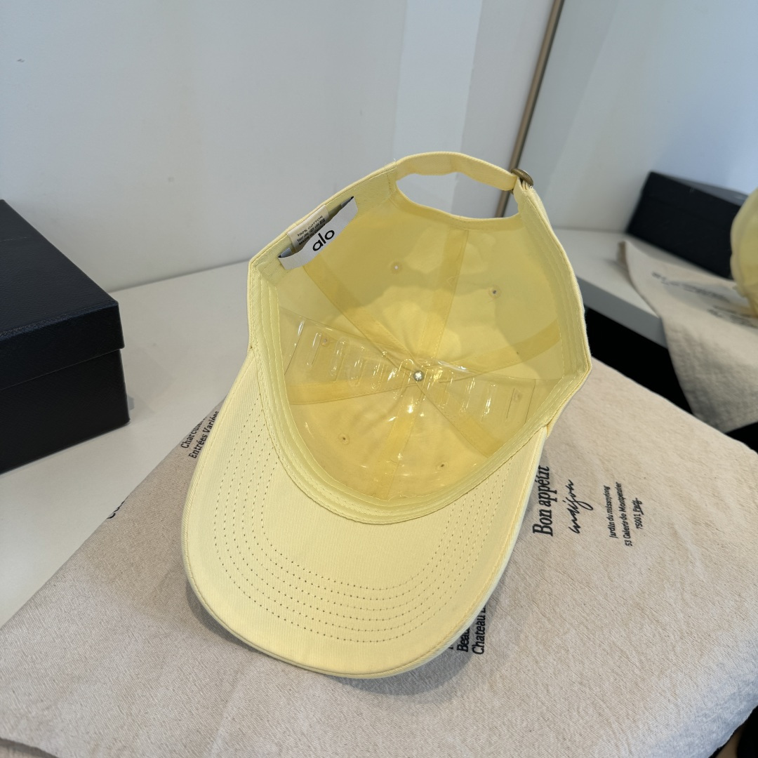 alo 官网新品，棒球帽 原单品质火爆来袭 🔥🎩 工艺非常精美 高档大气上档次！低调奢华，方便携带！跑量