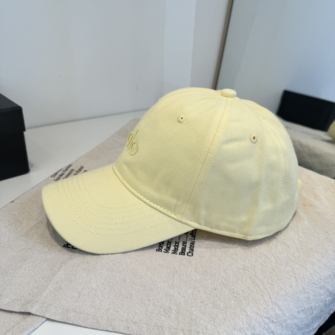 alo 官网新品，棒球帽 原单品质火爆来袭 🔥🎩 工艺非常精美 高档大气上档次！低调奢华，方便携带！跑量