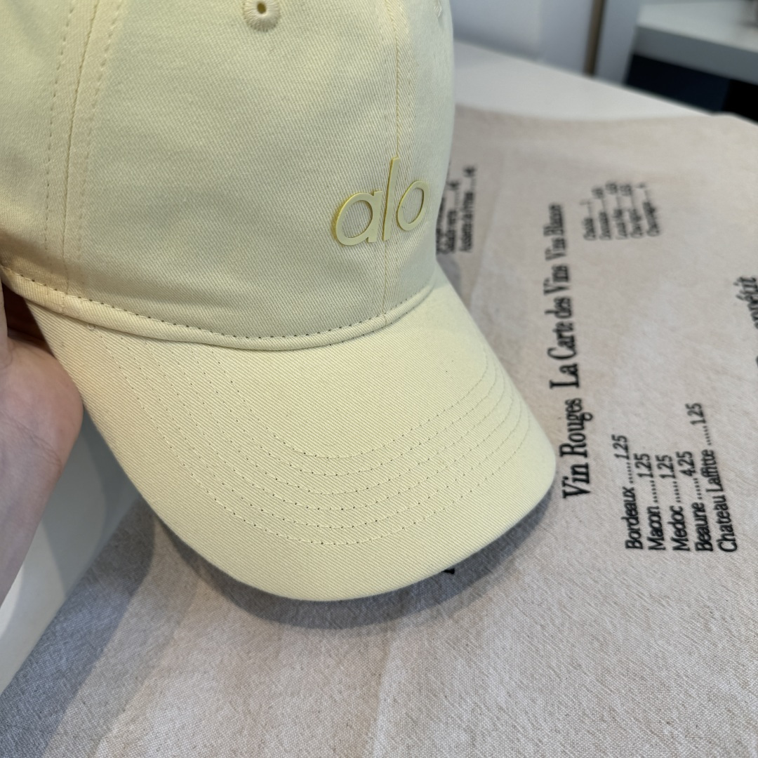 alo 官网新品，棒球帽 原单品质火爆来袭 🔥🎩 工艺非常精美 高档大气上档次！低调奢华，方便携带！跑量