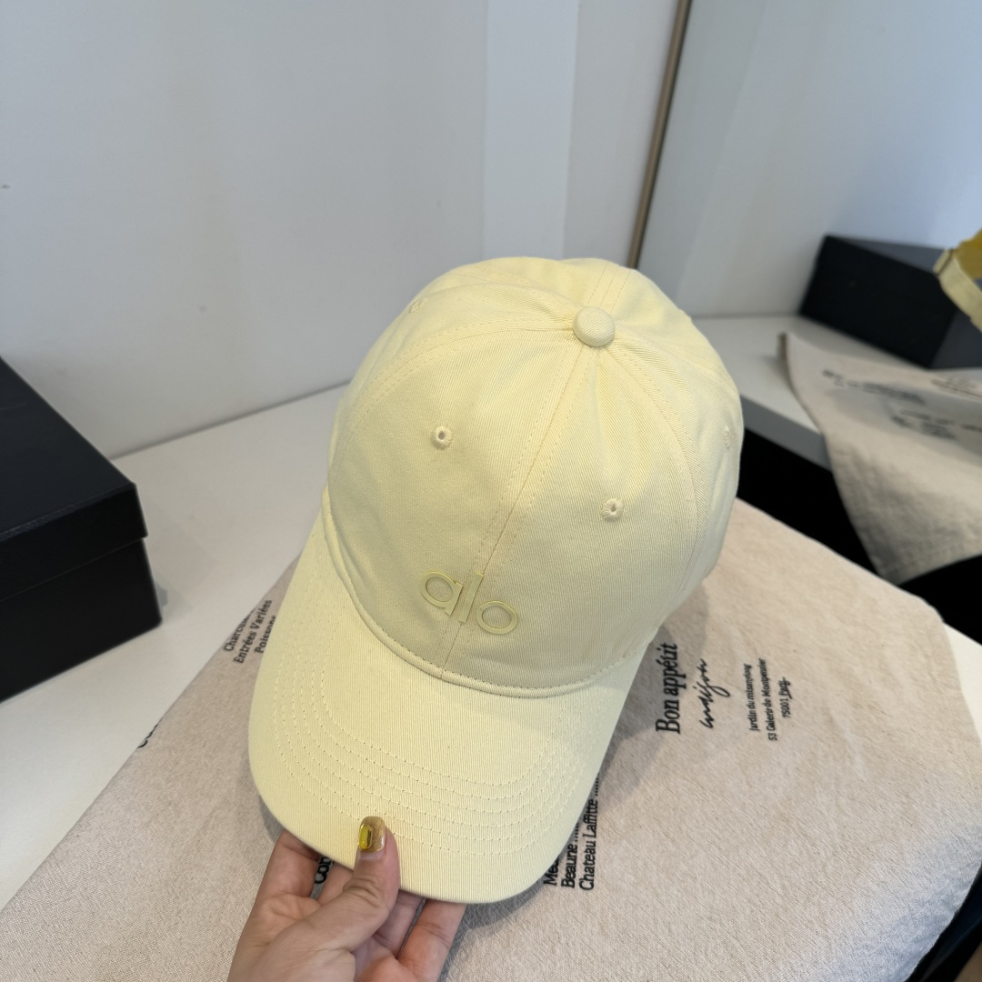 alo 官网新品，棒球帽 原单品质火爆来袭 🔥🎩 工艺非常精美 高档大气上档次！低调奢华，方便携带！跑量