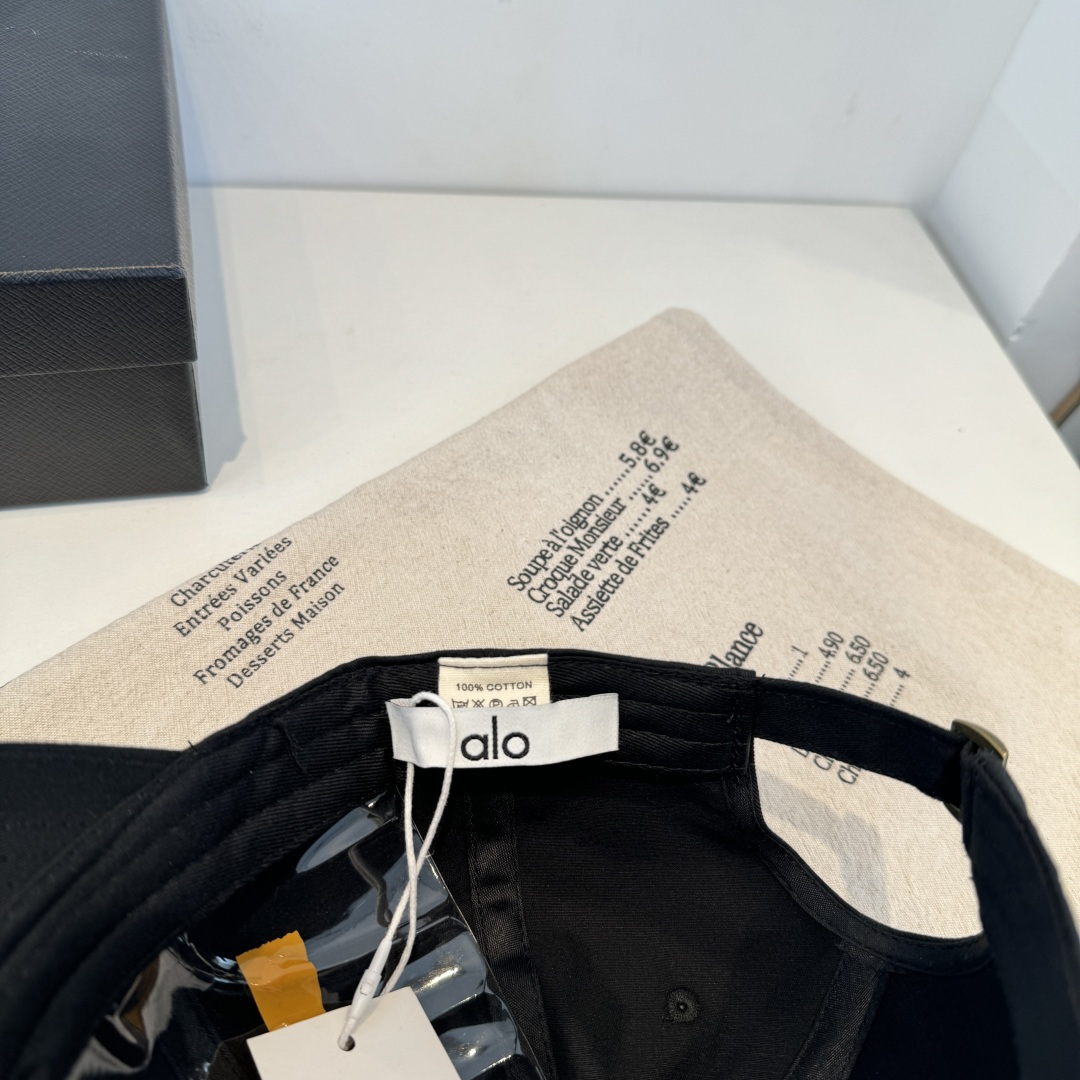alo 官网新品，棒球帽 原单品质火爆来袭 🔥🎩 工艺非常精美 高档大气上档次！低调奢华，方便携带！跑量