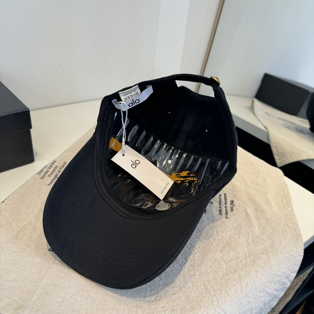 alo 官网新品，棒球帽 原单品质火爆来袭 🔥🎩 工艺非常精美 高档大气上档次！低调奢华，方便携带！跑量
