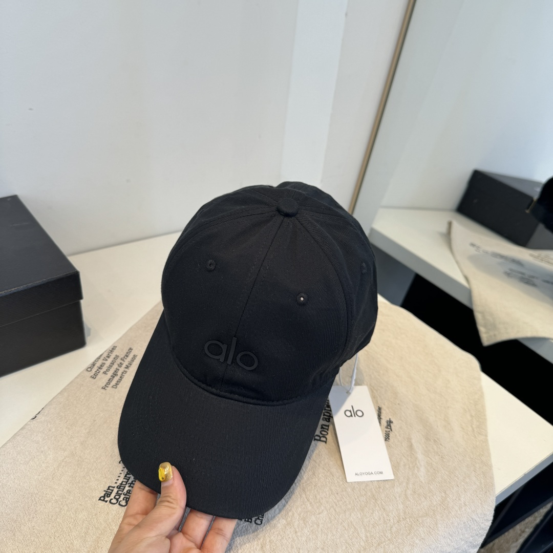 alo 官网新品，棒球帽 原单品质火爆来袭 🔥🎩 工艺非常精美 高档大气上档次！低调奢华，方便携带！跑量