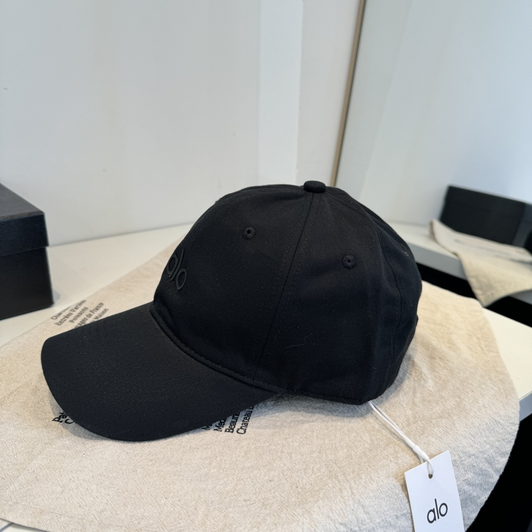 alo 官网新品，棒球帽 原单品质火爆来袭 🔥🎩 工艺非常精美 高档大气上档次！低调奢华，方便携带！跑量