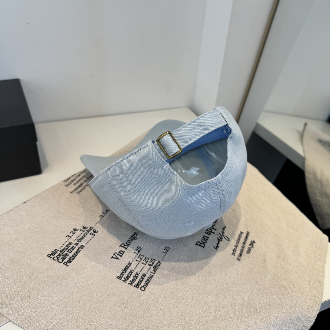 alo 官网新品，棒球帽 原单品质火爆来袭 🔥🎩 工艺非常精美 高档大气上档次！低调奢华，方便携带！跑量