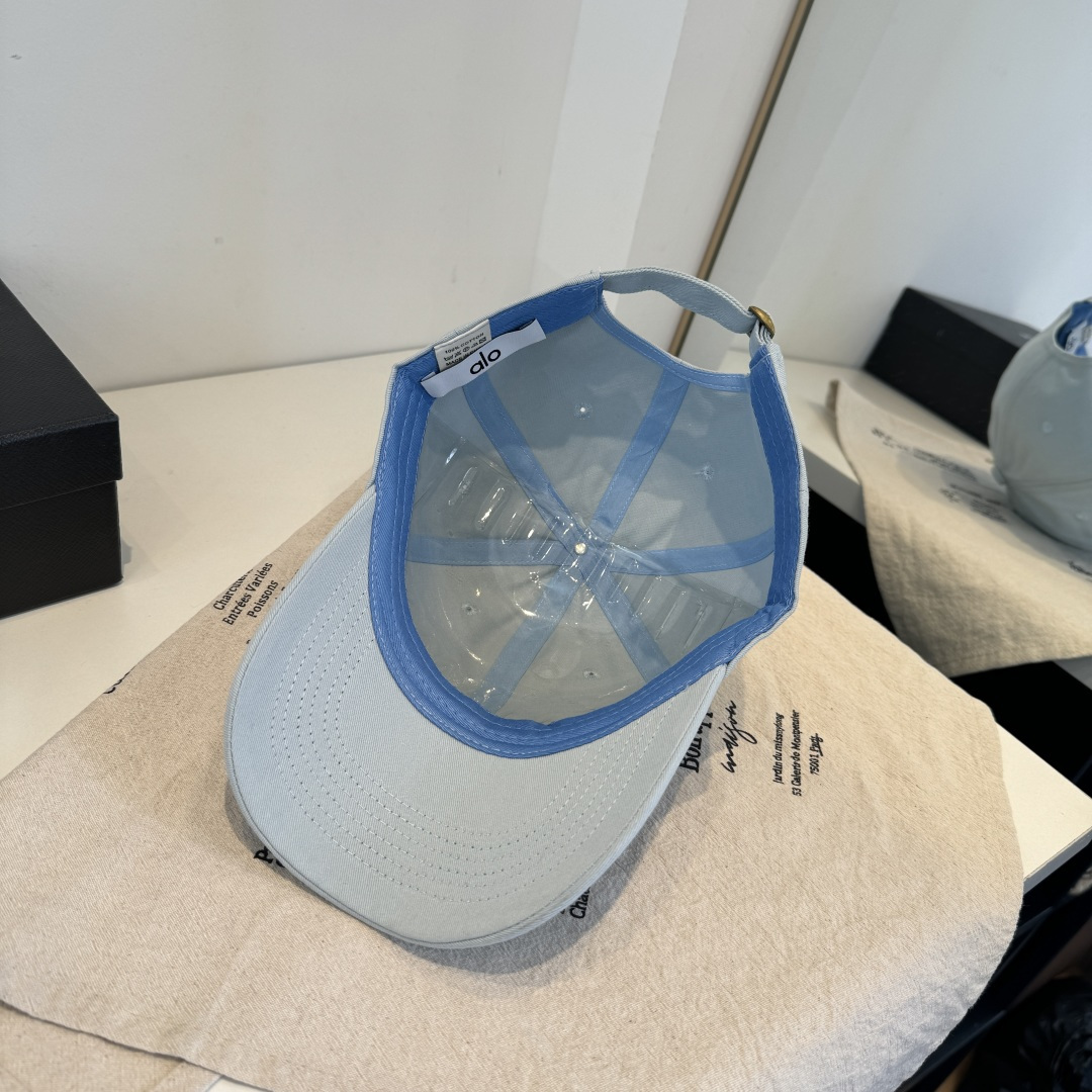 alo 官网新品，棒球帽 原单品质火爆来袭 🔥🎩 工艺非常精美 高档大气上档次！低调奢华，方便携带！跑量