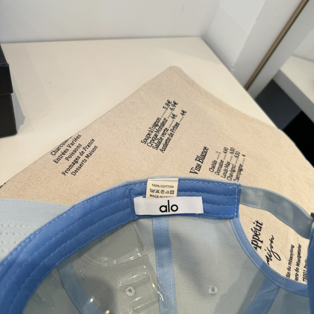 alo 官网新品，棒球帽 原单品质火爆来袭 🔥🎩 工艺非常精美 高档大气上档次！低调奢华，方便携带！跑量