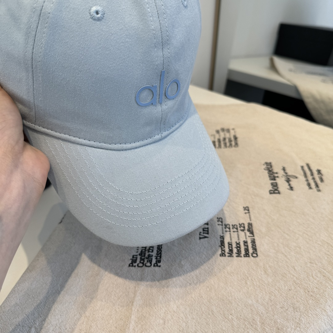 alo 官网新品，棒球帽 原单品质火爆来袭 🔥🎩 工艺非常精美 高档大气上档次！低调奢华，方便携带！跑量