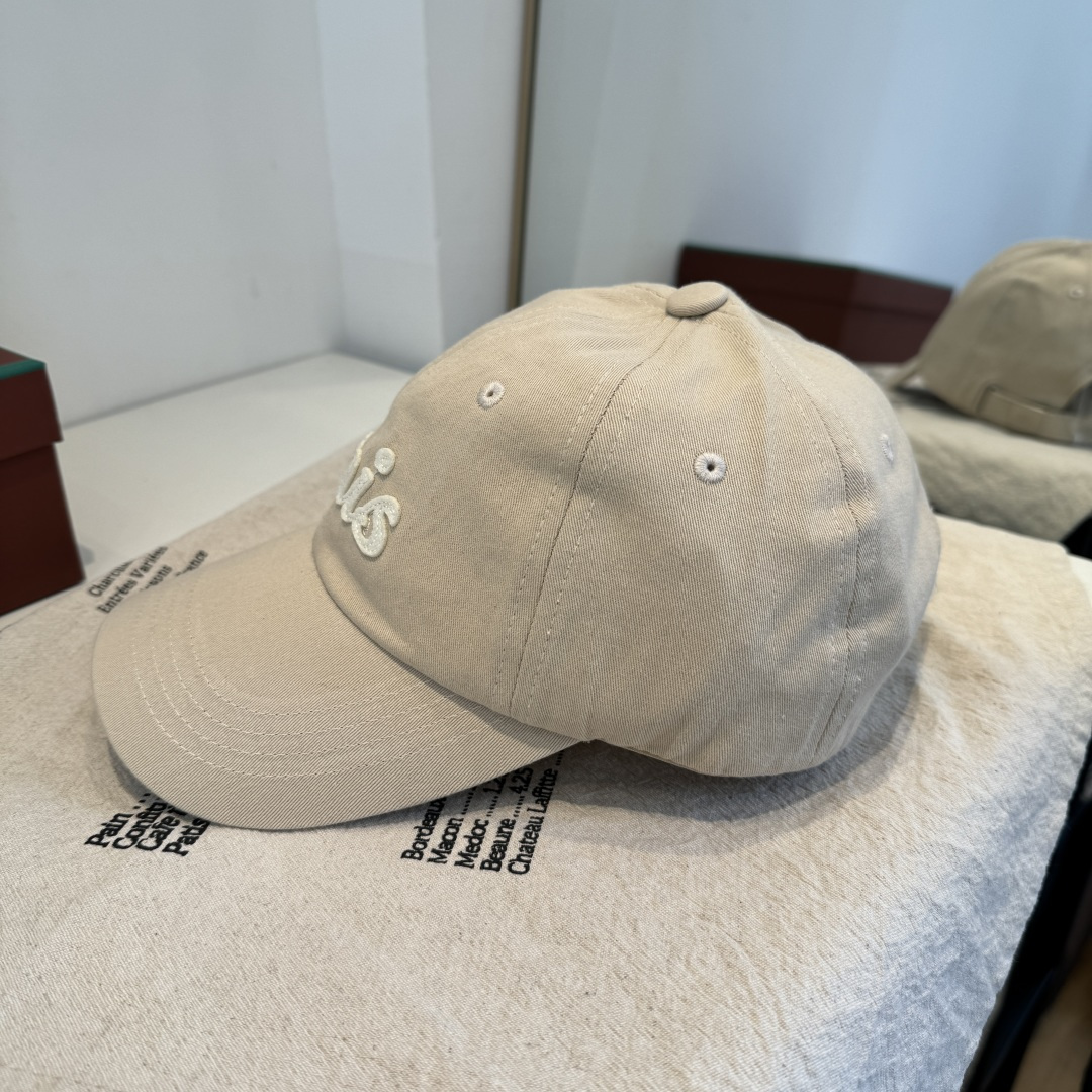 韩国潮牌emis 新款棒球帽，emis的帽子真的有种魔力 就是每一个都好看，完全不挑脸型的 每个都想买 