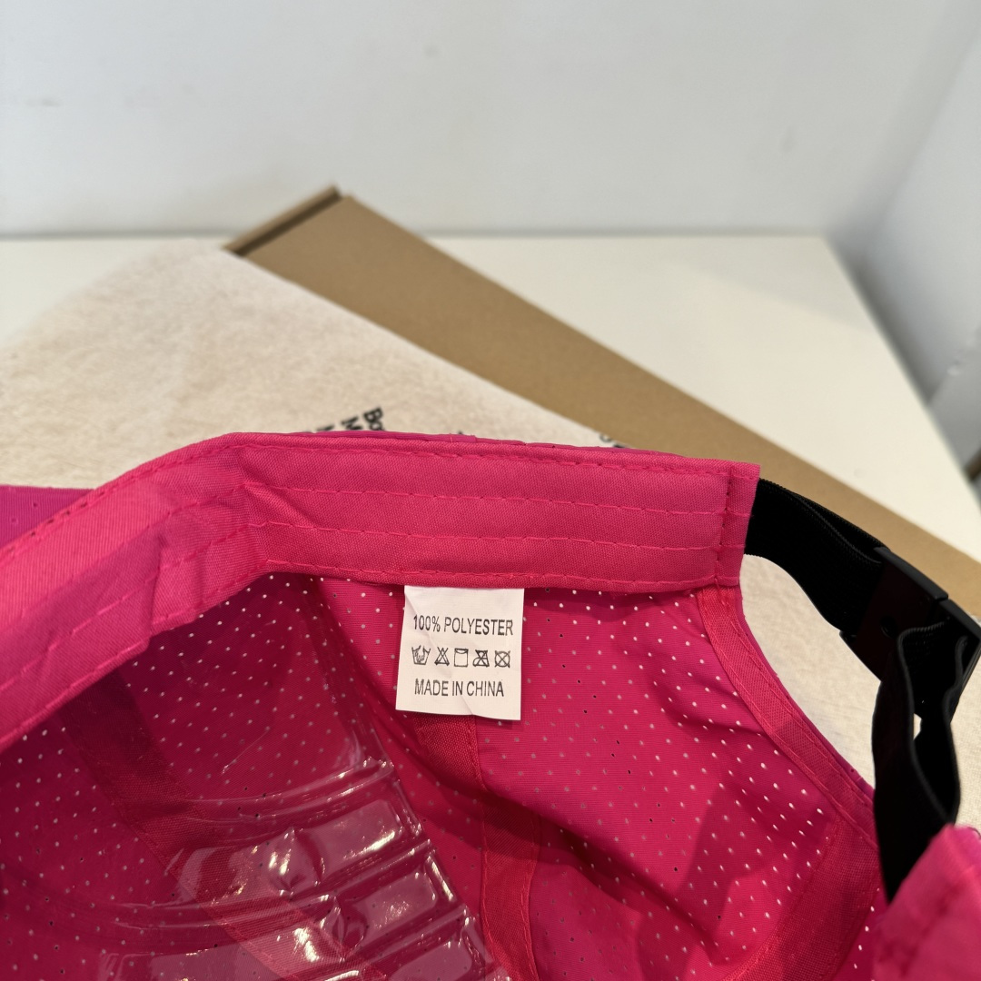 adidas（阿迪达斯）新款棒球帽，款式经典，时尚高级！💗大牌出街，潮人必备