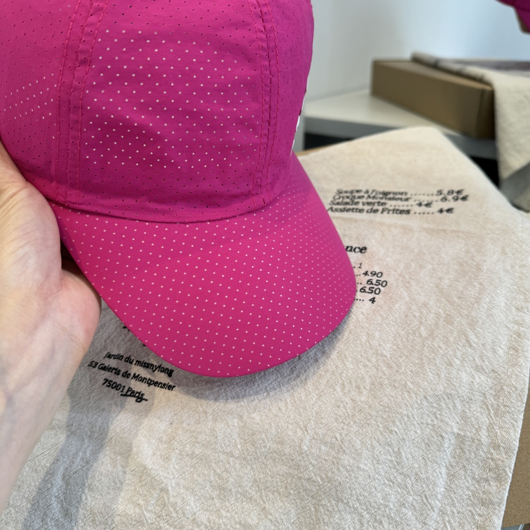 adidas（阿迪达斯）新款棒球帽，款式经典，时尚高级！💗大牌出街，潮人必备