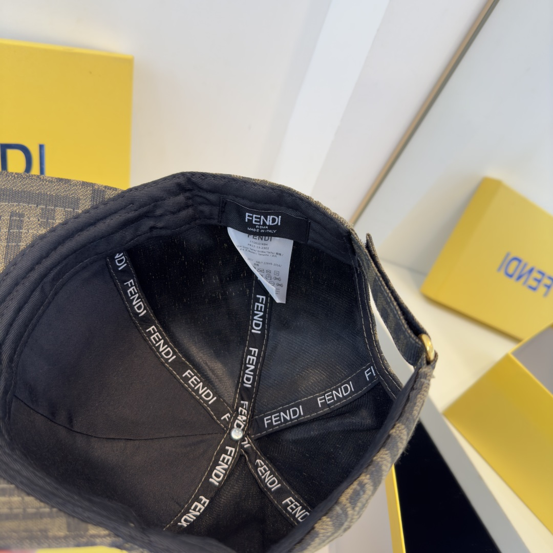 Chapeau Fendi FF — photo 7
