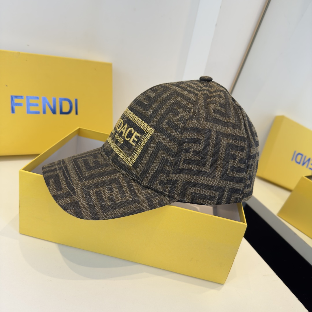Chapeau Fendi FF — photo 3