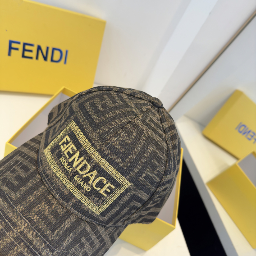 Chapeau Fendi FF — photo 2
