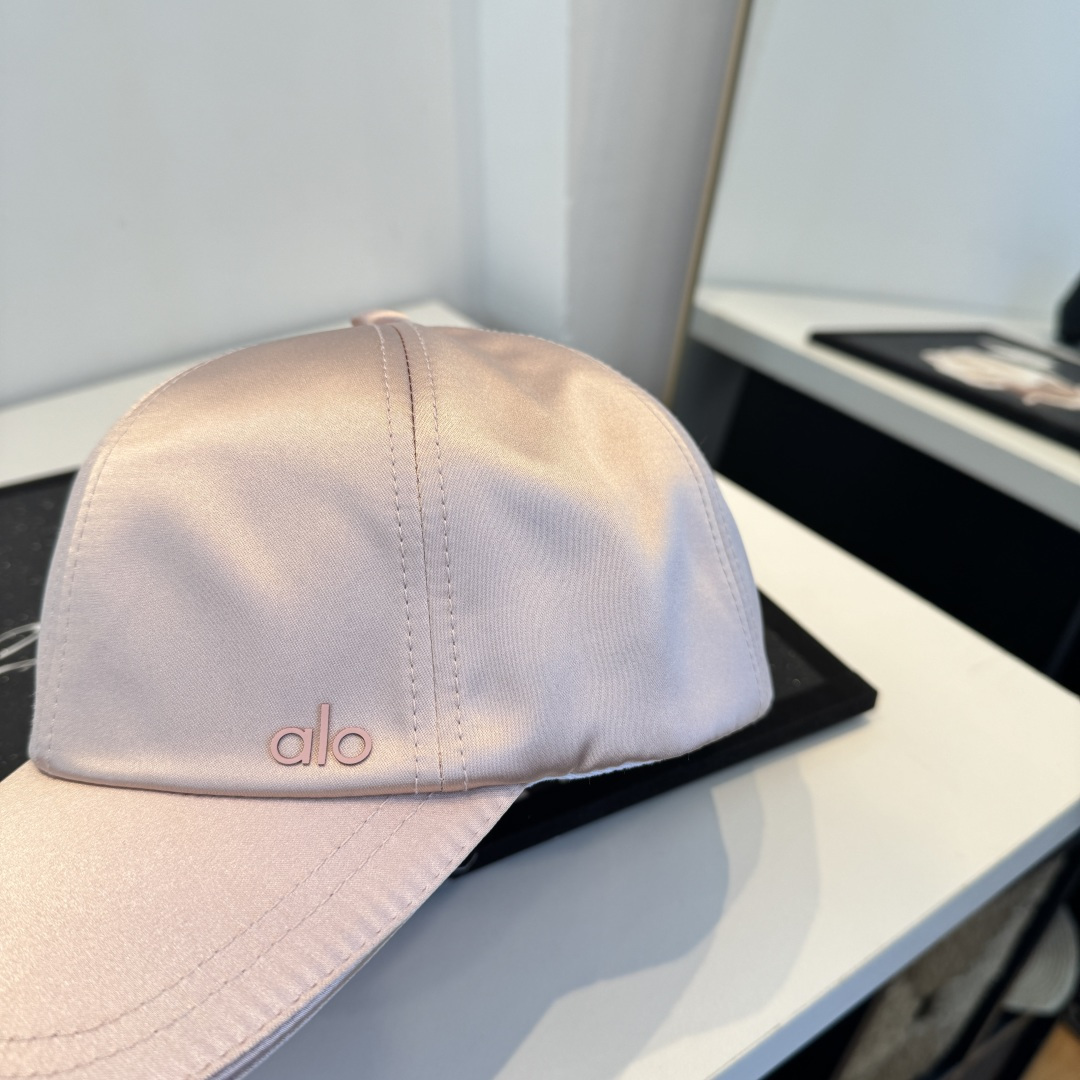 alo 官网新品，棒球帽 原单品质火爆来袭 。🎩 工艺非常精美 高档大气上档次！低调奢华，方便携带！跑量