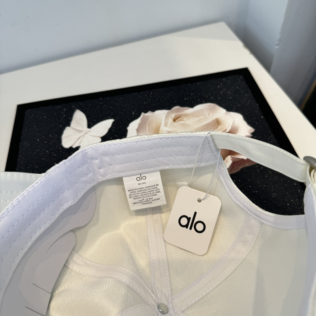 alo 官网新品，棒球帽 原单品质火爆来袭 。🎩 工艺非常精美 高档大气上档次！低调奢华，方便携带！跑量