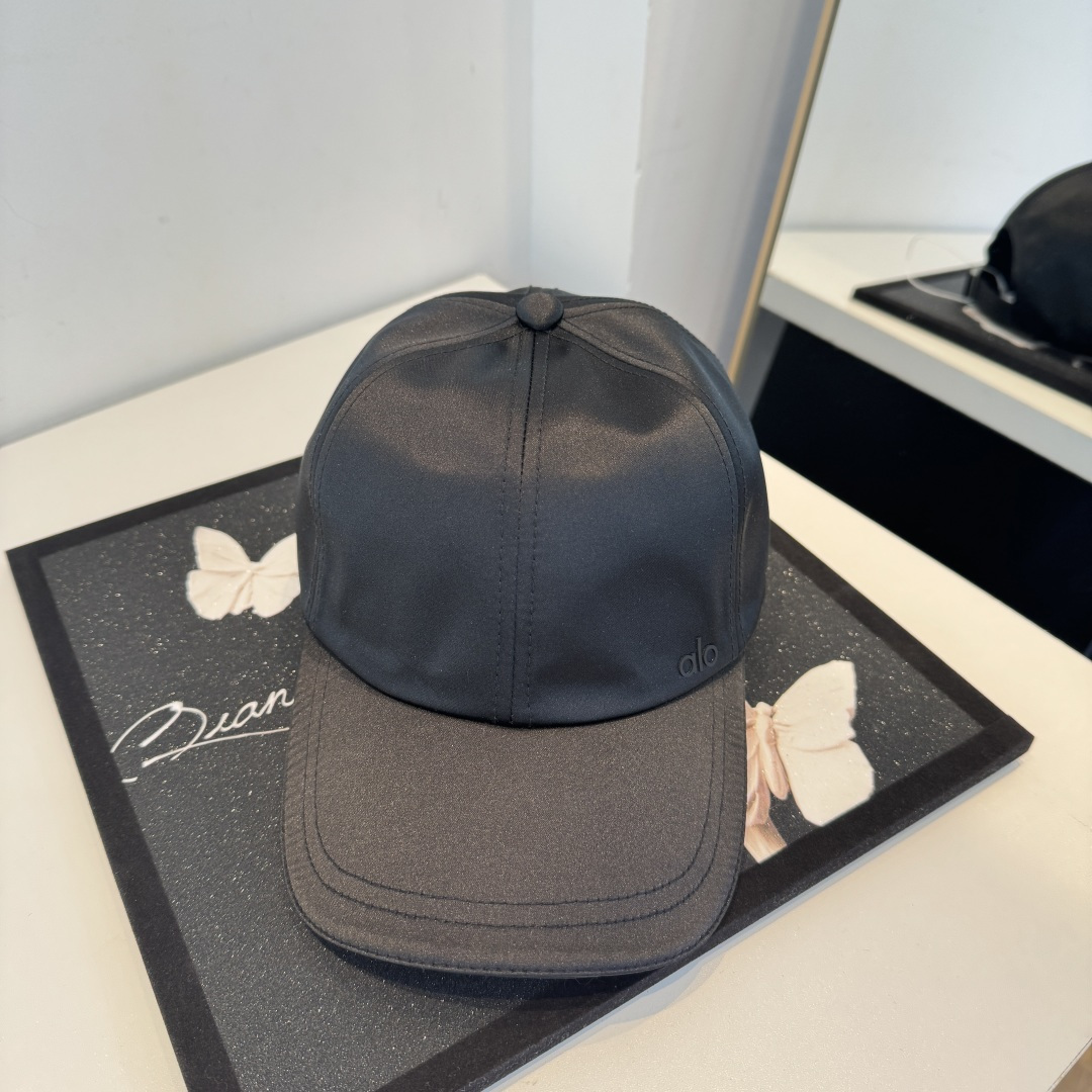 alo 官网新品，棒球帽 原单品质火爆来袭 。🎩 工艺非常精美 高档大气上档次！低调奢华，方便携带！跑量
