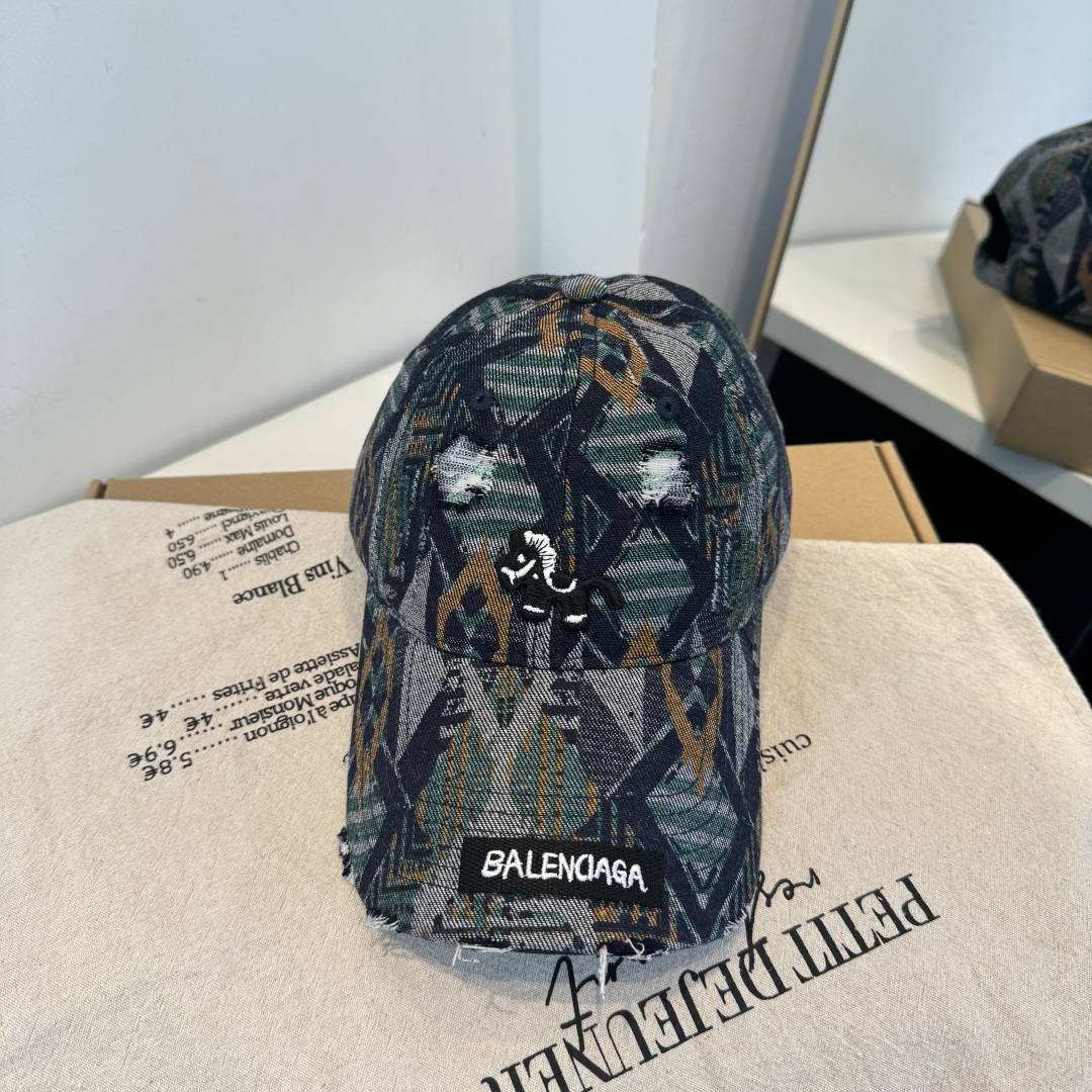 BALENCIAGA巴黎世家新款logo棒球帽，很酷的色系，男女佩戴都有不同style，第一批抢先出货！