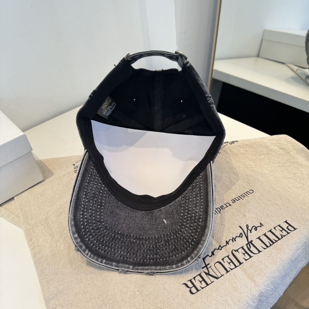 🧢路易威登棒球帽 LouisVuitton😍新款LV棒球帽，重工打造♥️高端大气，百搭款🤗男女通用！跑量