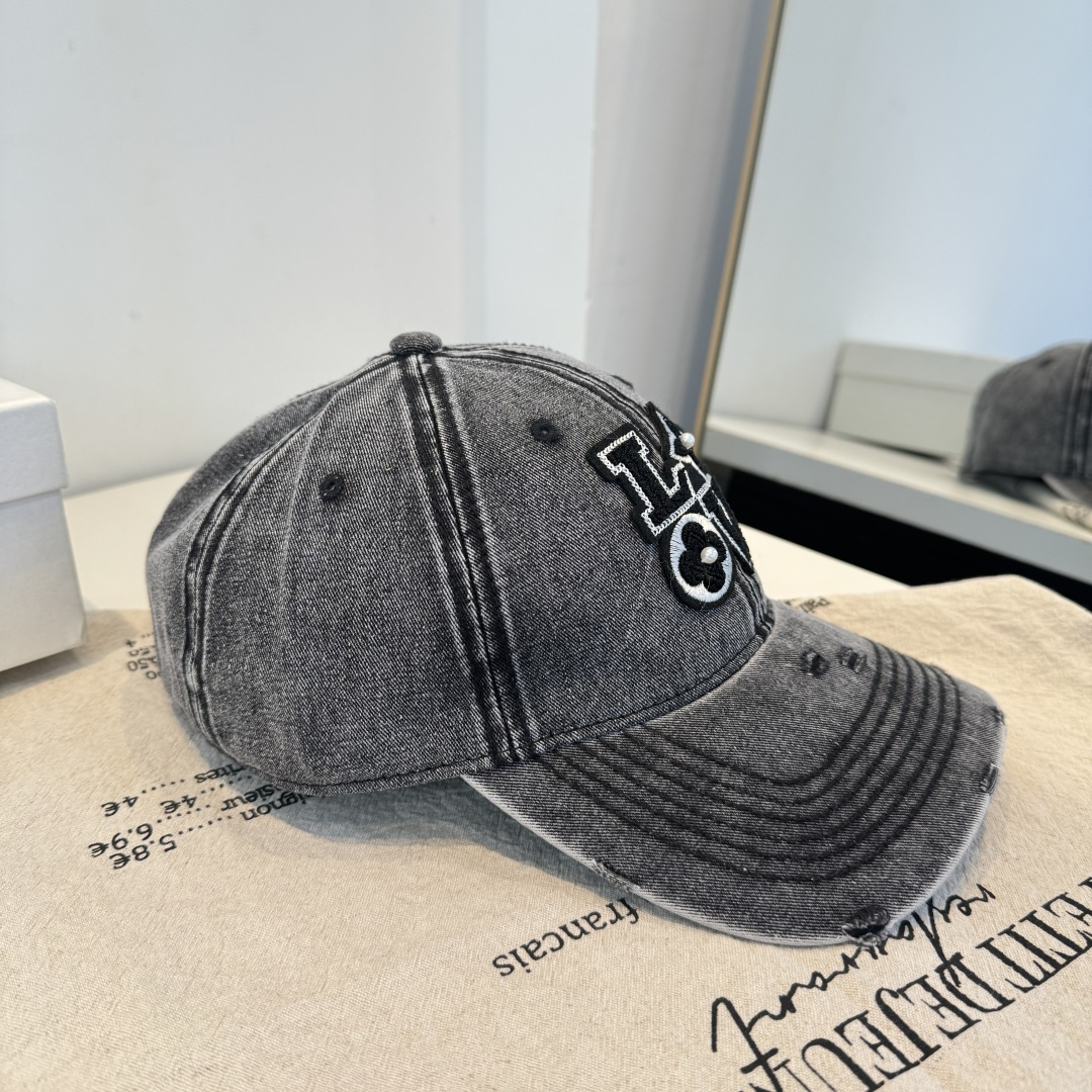 🧢路易威登棒球帽 LouisVuitton😍新款LV棒球帽，重工打造♥️高端大气，百搭款🤗男女通用！跑量