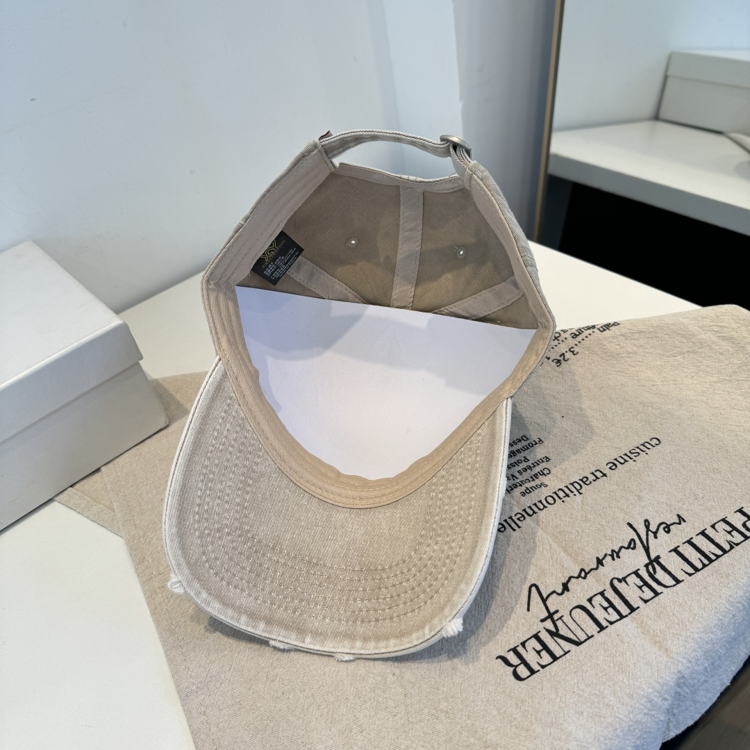 🧢路易威登棒球帽 LouisVuitton😍新款LV棒球帽，重工打造♥️高端大气，百搭款🤗男女通用！跑量