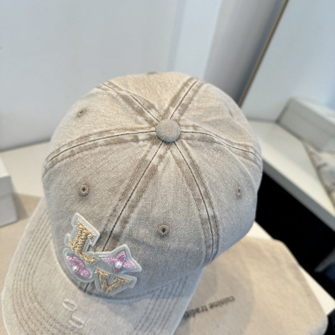 🧢路易威登棒球帽 LouisVuitton😍新款LV棒球帽，重工打造♥️高端大气，百搭款🤗男女通用！跑量