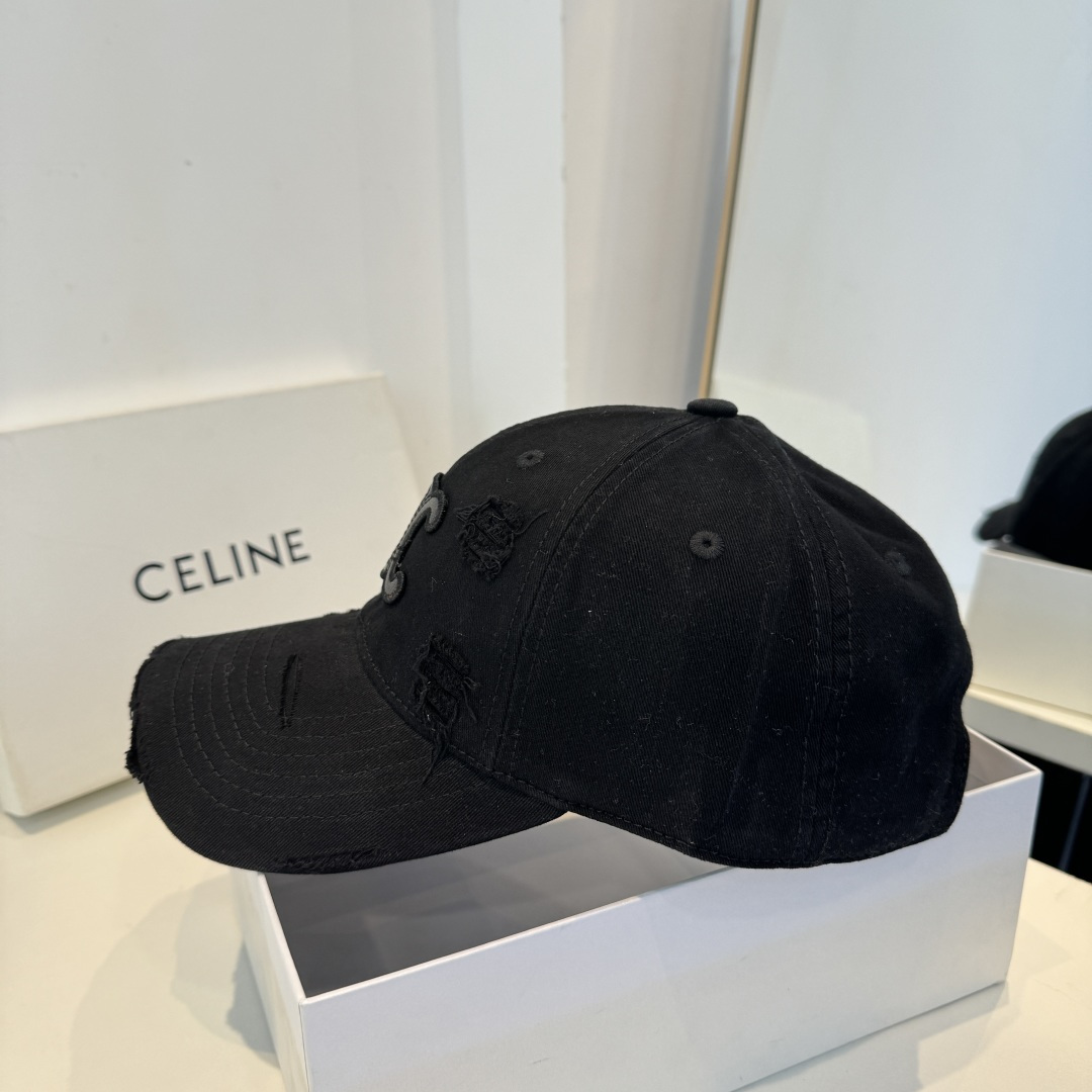 【CELINE赛琳】新款经典休闲潮流款 棒球帽日韩风格，随便搭配都超好看！出门旅游，绝对要入手的一款