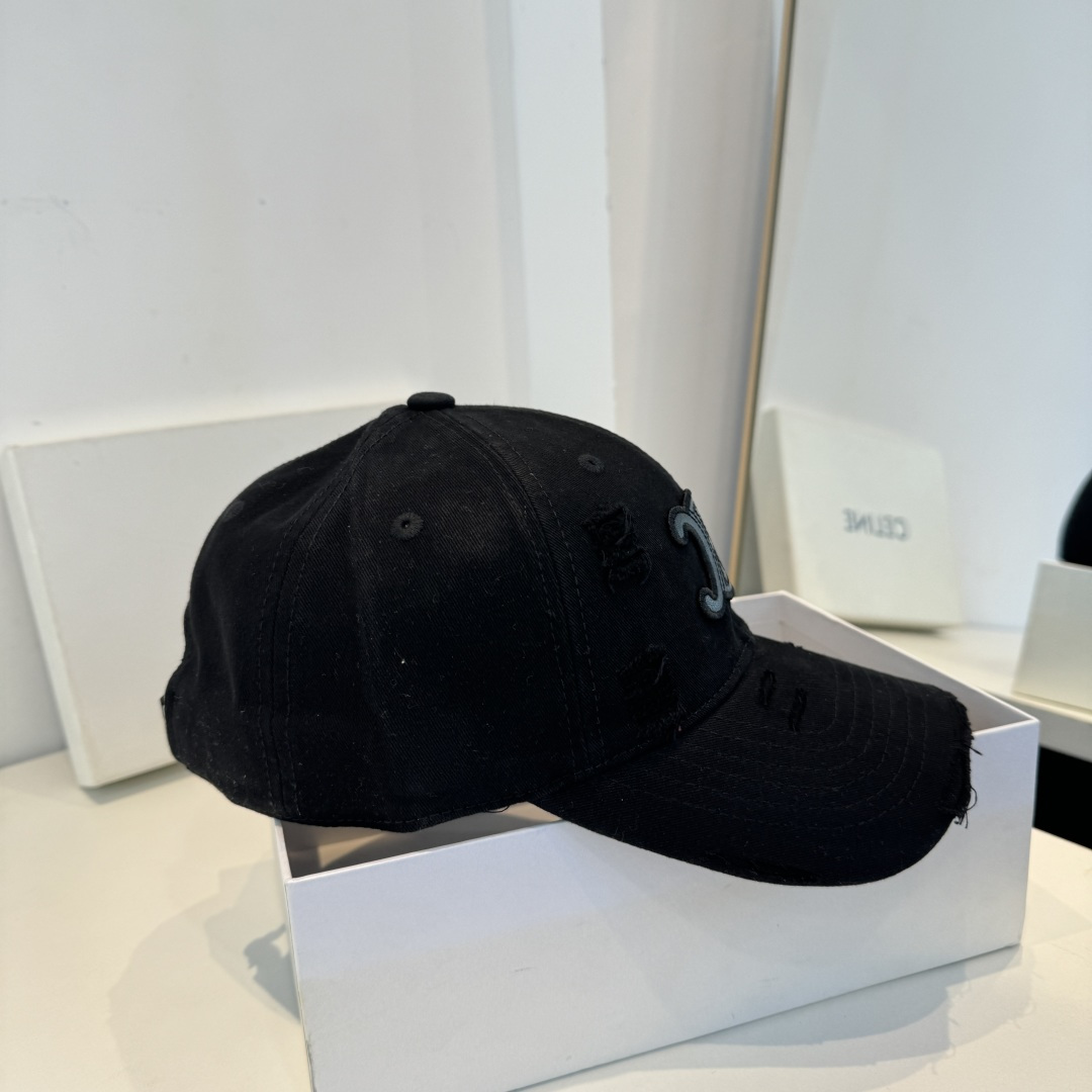 【CELINE赛琳】新款经典休闲潮流款 棒球帽日韩风格，随便搭配都超好看！出门旅游，绝对要入手的一款