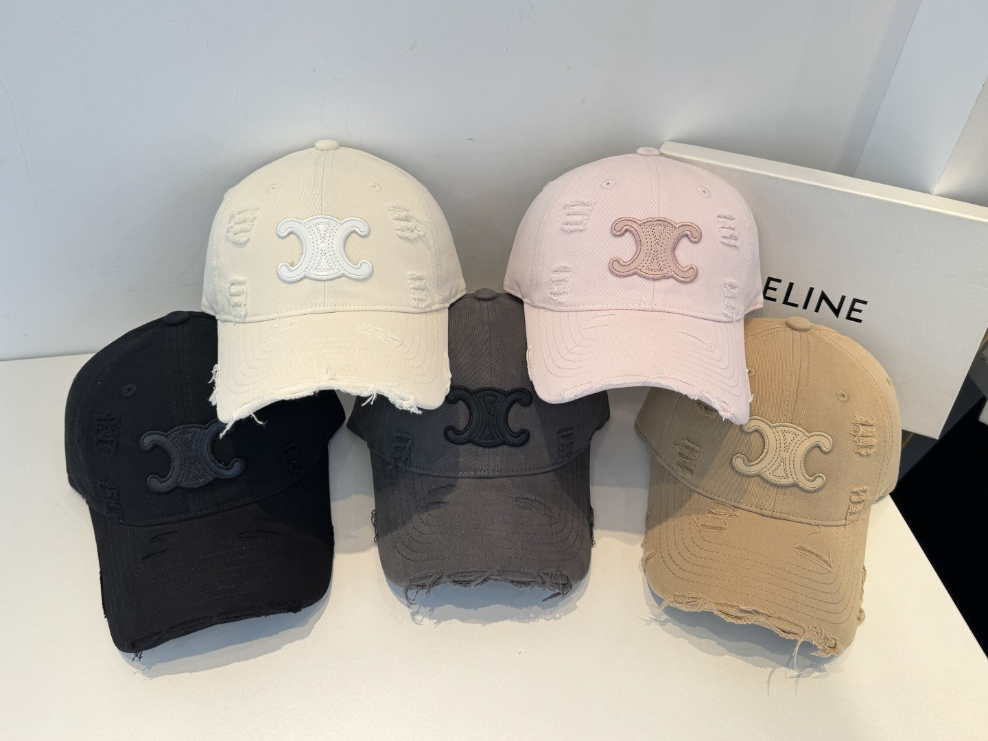 【CELINE赛琳】新款经典休闲潮流款 棒球帽日韩风格，随便搭配都超好看！出门旅游，绝对要入手的一款