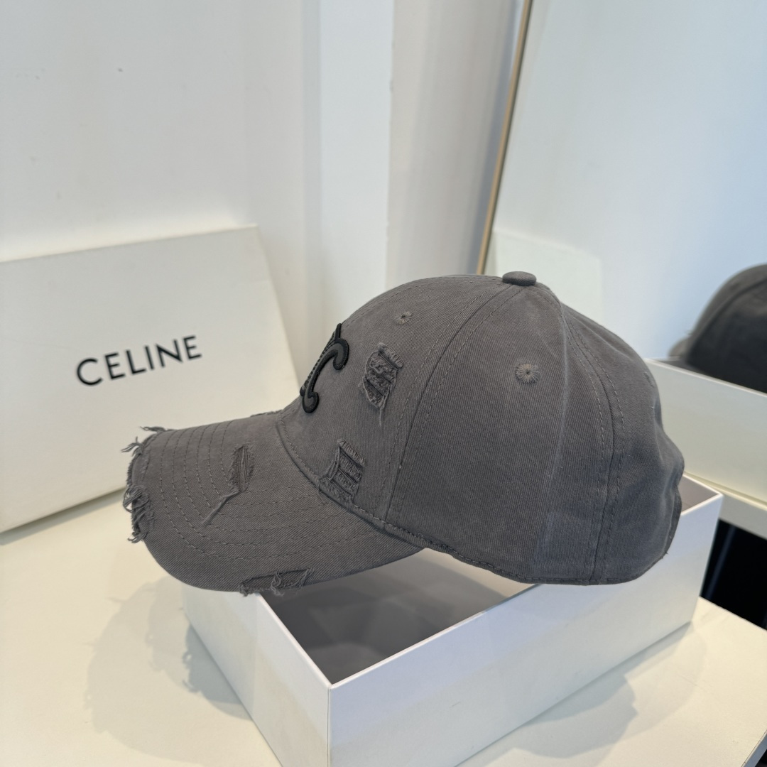 【CELINE赛琳】新款经典休闲潮流款 棒球帽日韩风格，随便搭配都超好看！出门旅游，绝对要入手的一款