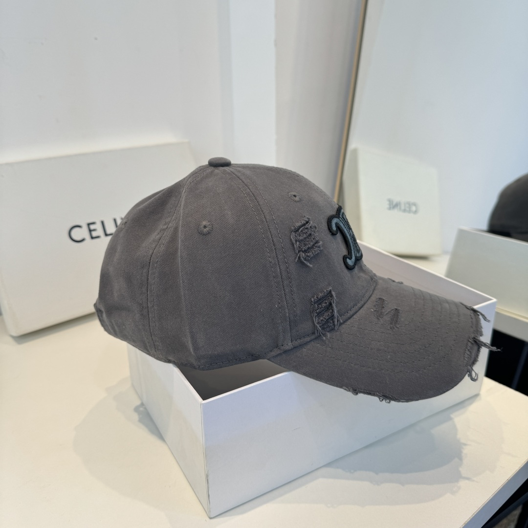 【CELINE赛琳】新款经典休闲潮流款 棒球帽日韩风格，随便搭配都超好看！出门旅游，绝对要入手的一款