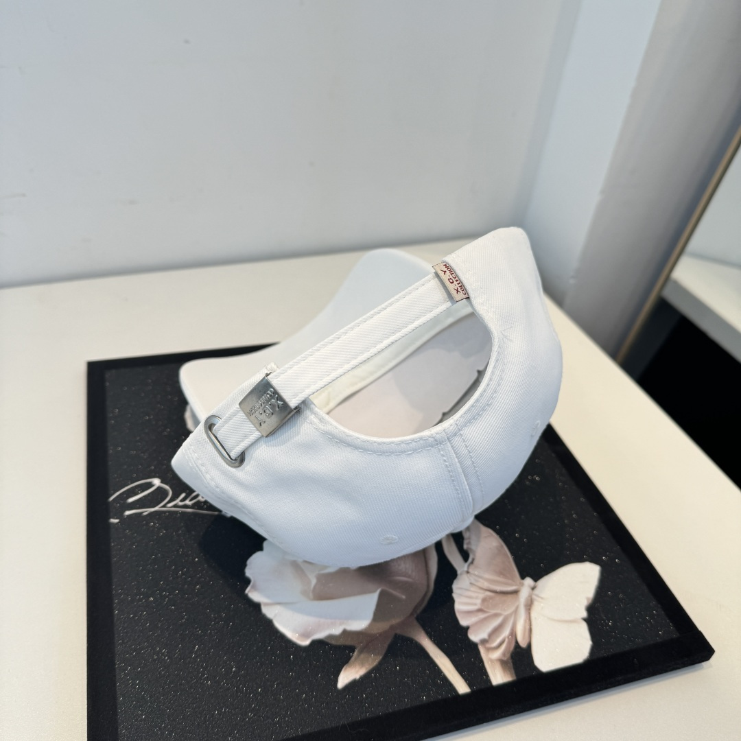 【YSL圣罗兰】2025早春新款简约棒球帽，新款出货，大牌款超好搭配，赶紧入手！