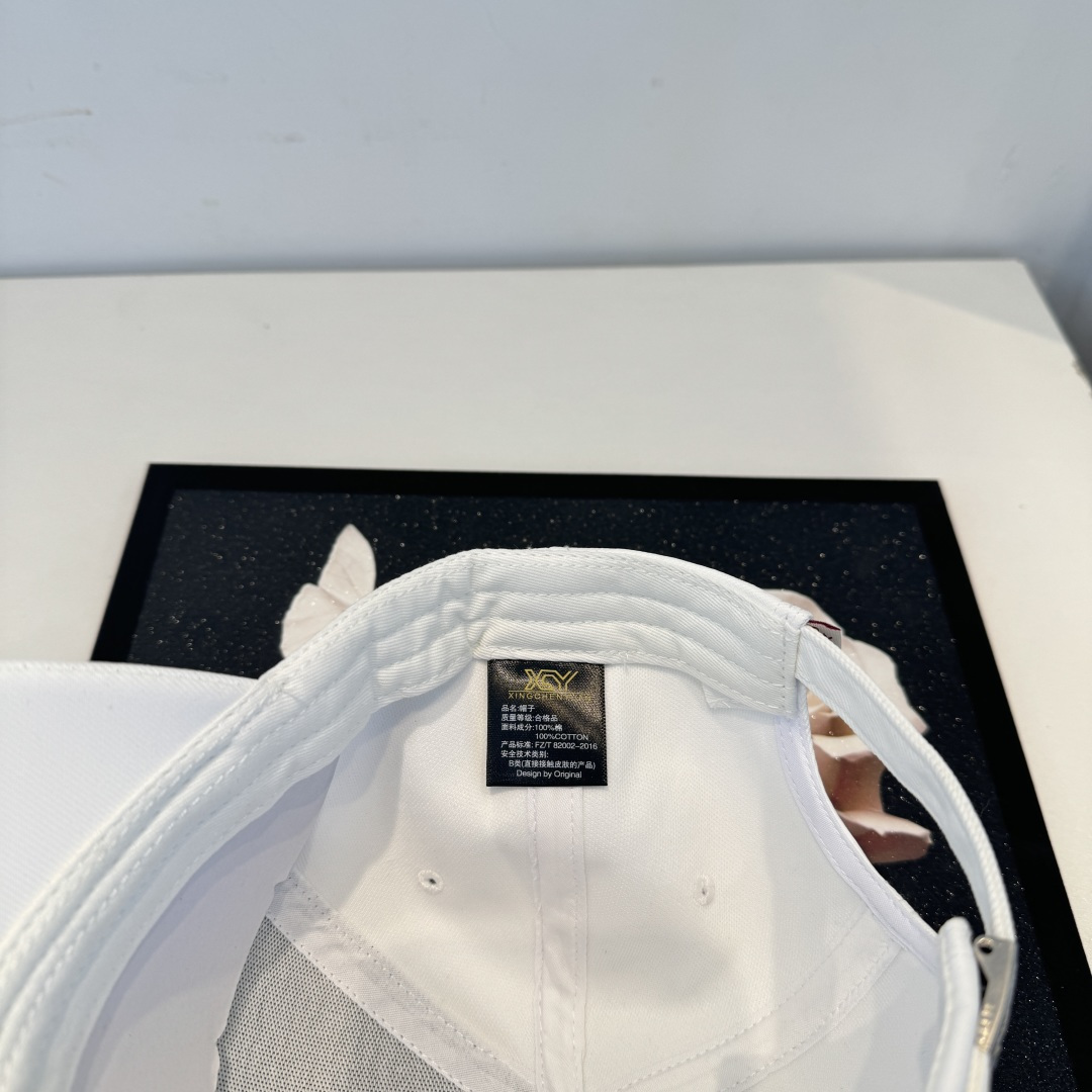 【YSL圣罗兰】2025早春新款简约棒球帽，新款出货，大牌款超好搭配，赶紧入手！