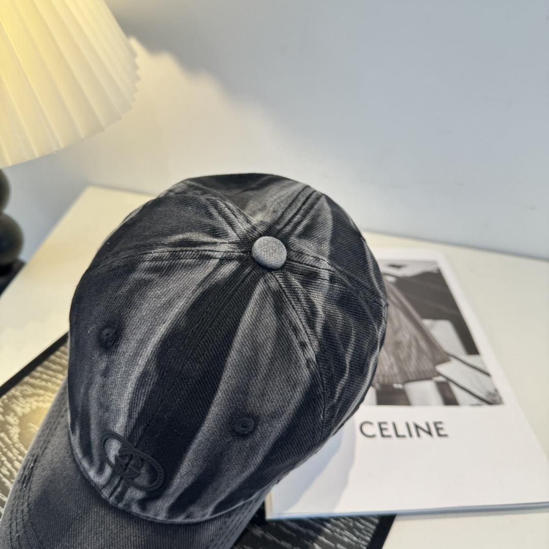 古奇棒球帽♥️GUCCI🧢官网新品，棒球帽，原单品质火爆来袭 。🎩 工艺非常精美 高档大气上档次！低调奢