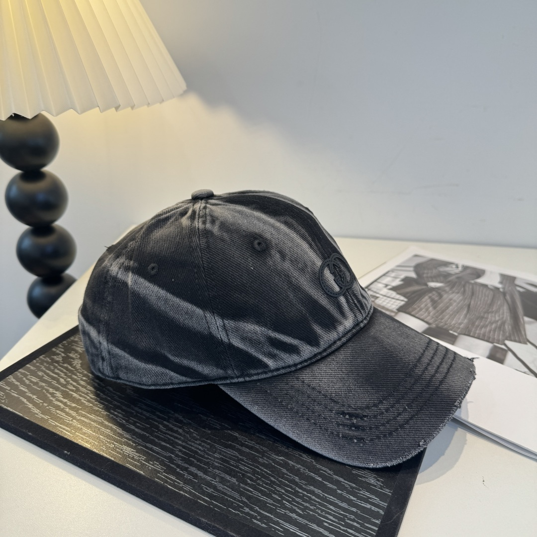 古奇棒球帽♥️GUCCI🧢官网新品，棒球帽，原单品质火爆来袭 。🎩 工艺非常精美 高档大气上档次！低调奢