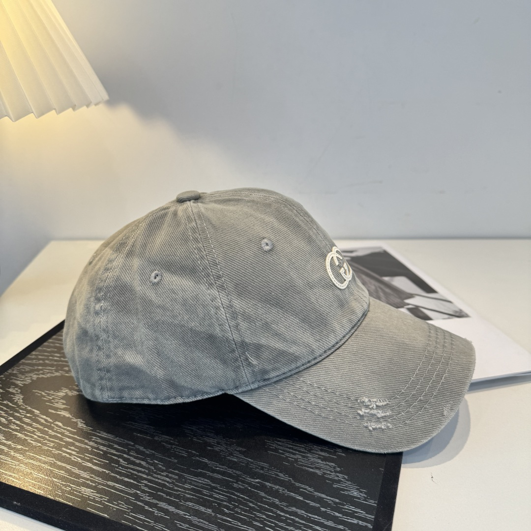 古奇棒球帽♥️GUCCI🧢官网新品，棒球帽，原单品质火爆来袭 。🎩 工艺非常精美 高档大气上档次！低调奢