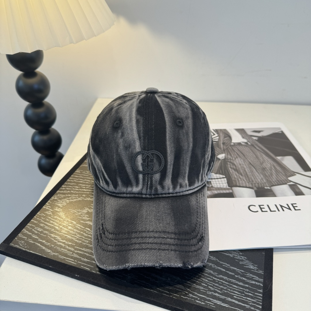 古奇棒球帽♥️GUCCI🧢官网新品，棒球帽，原单品质火爆来袭 。🎩 工艺非常精美 高档大气上档次！低调奢