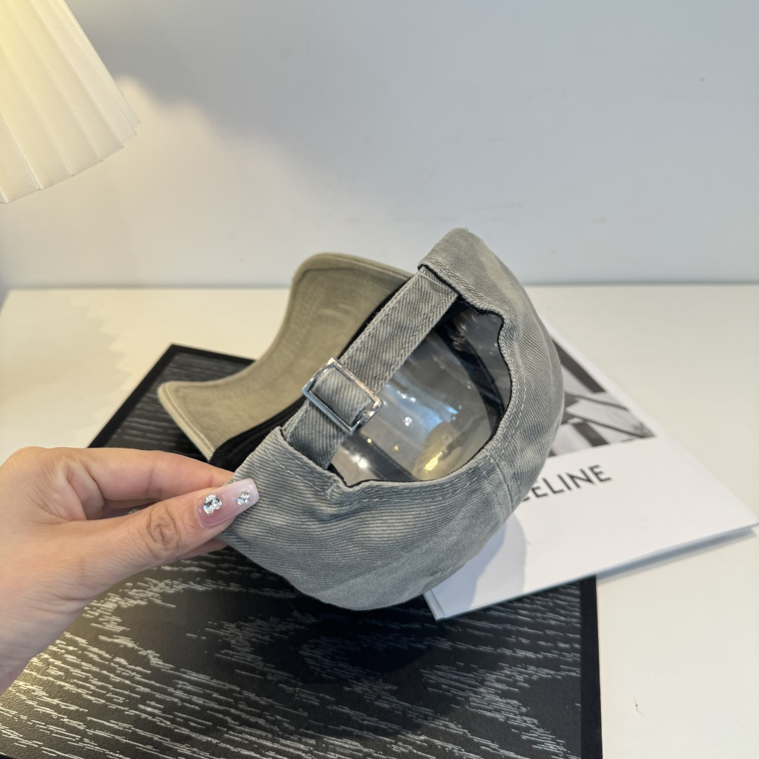 古奇棒球帽♥️GUCCI🧢官网新品，棒球帽，原单品质火爆来袭 。🎩 工艺非常精美 高档大气上档次！低调奢