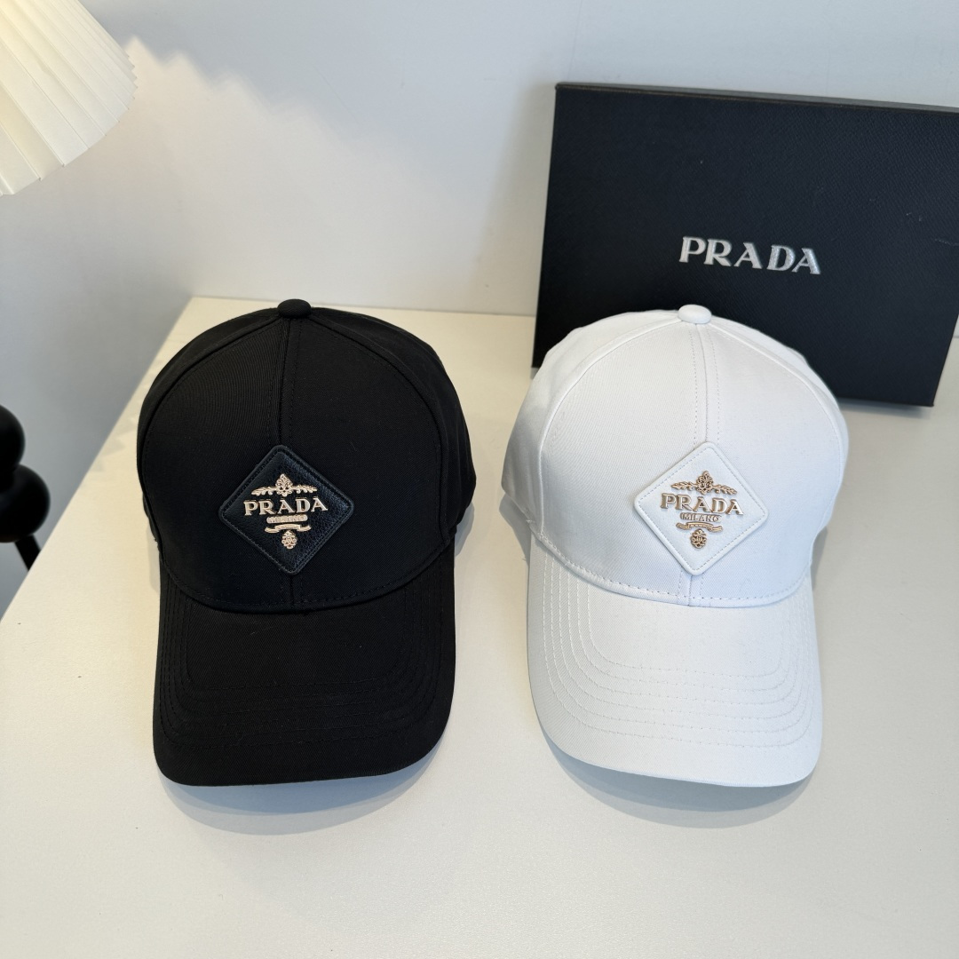 普拉达 PRADA 新品经典棒球帽 代购版本！时尚潮流，高端做工！非一般的品质，细节看实拍哦