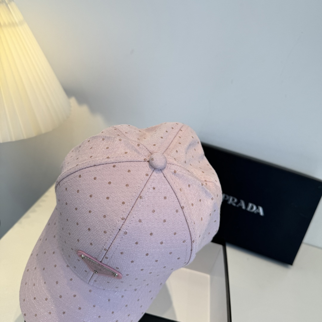 普拉达 PRADA 新品经典棒球帽 代购版本！时尚潮流，高端做工！非一般的品质，细节看实拍哦