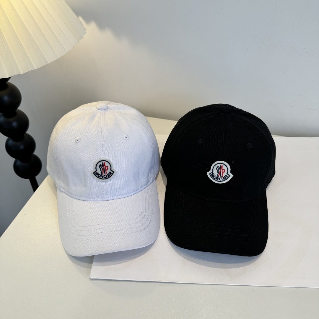 MONCLER蒙口 好品质高端大气，超火爆💖质感很赞，出街超好搭配！时尚潮流！出门必备单品，男女同款快快