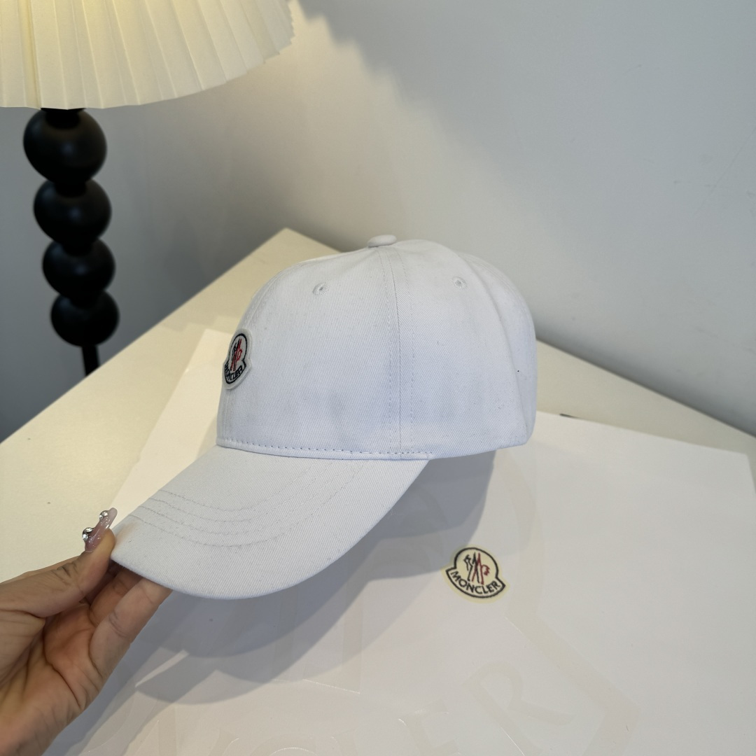 MONCLER蒙口 好品质高端大气，超火爆💖质感很赞，出街超好搭配！时尚潮流！出门必备单品，男女同款快快