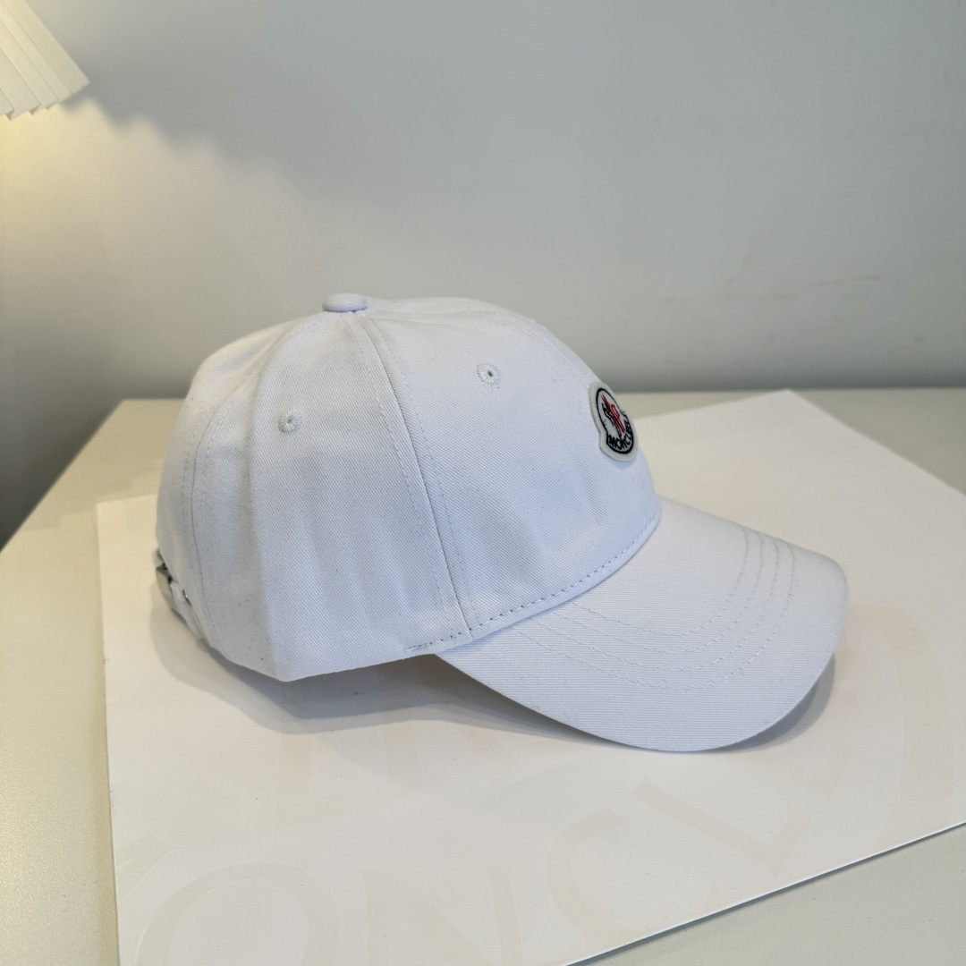 MONCLER蒙口 好品质高端大气，超火爆💖质感很赞，出街超好搭配！时尚潮流！出门必备单品，男女同款快快