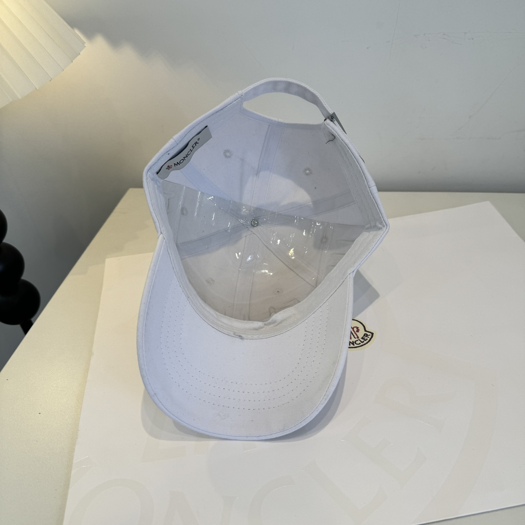 MONCLER蒙口 好品质高端大气，超火爆💖质感很赞，出街超好搭配！时尚潮流！出门必备单品，男女同款快快