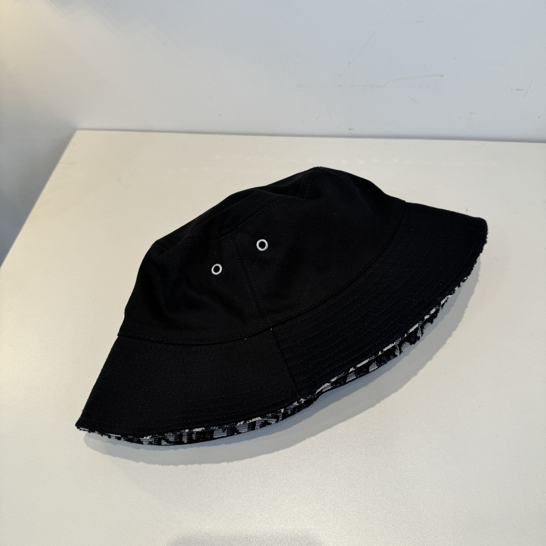【DIOR迪奥】新款走量简约渔夫帽，新款出货，大牌款超好搭配，赶紧入手！