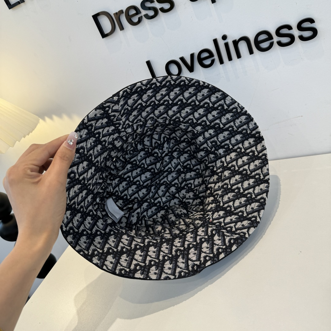 【DIOR迪奥】新款走量简约渔夫帽，新款出货，大牌款超好搭配，赶紧入手！