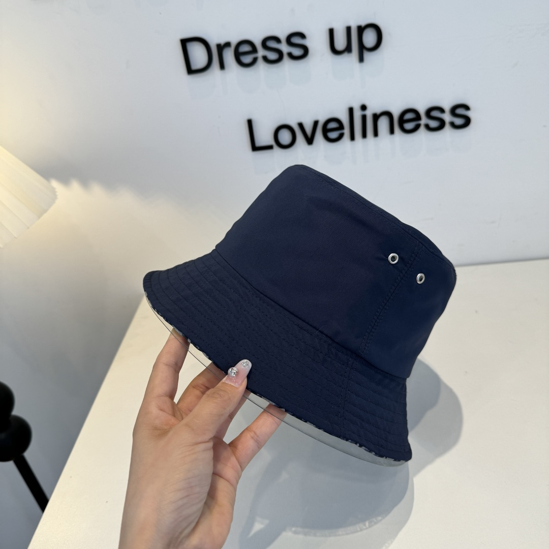 【DIOR迪奥】新款走量简约渔夫帽，新款出货，大牌款超好搭配，赶紧入手！